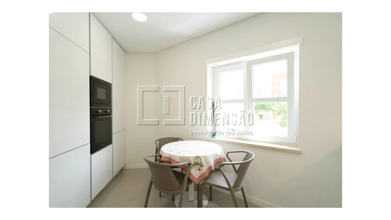 Apartamento T2 para Venda em Carnaxide e Queijas Foto 35