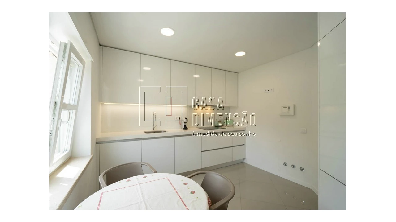 Apartamento T2 para Venda em Carnaxide e Queijas Foto 36