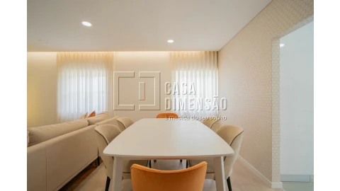 Apartamento T2 para Venda em Carnaxide e Queijas
