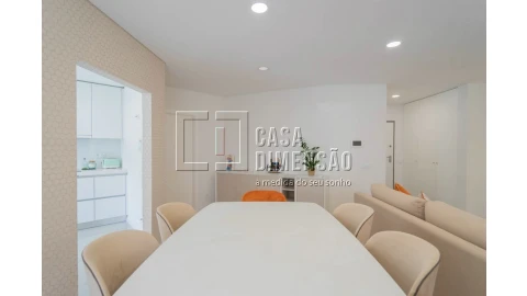 Apartamento T2 para Venda em Carnaxide e Queijas