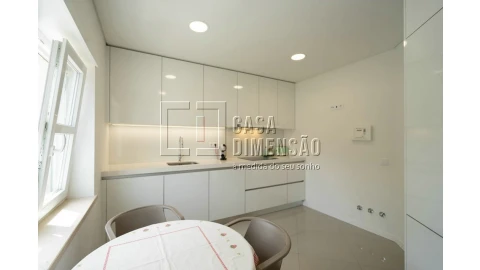 Apartamento T2 para Venda em Carnaxide e Queijas