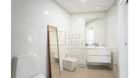 Apartamento T2 para Venda em Carnaxide e Queijas