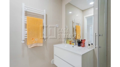 Apartamento T2 para Venda em Carnaxide e Queijas