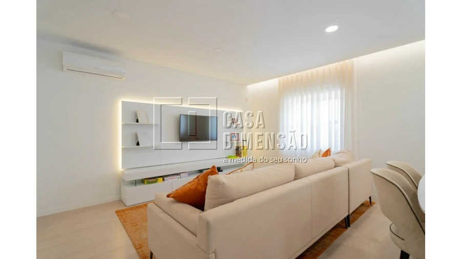 Apartamento T2 para Venda em Carnaxide e Queijas Foto 7