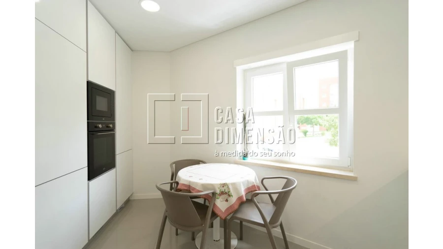 Apartamento T2 para Venda em Carnaxide e Queijas Foto 35