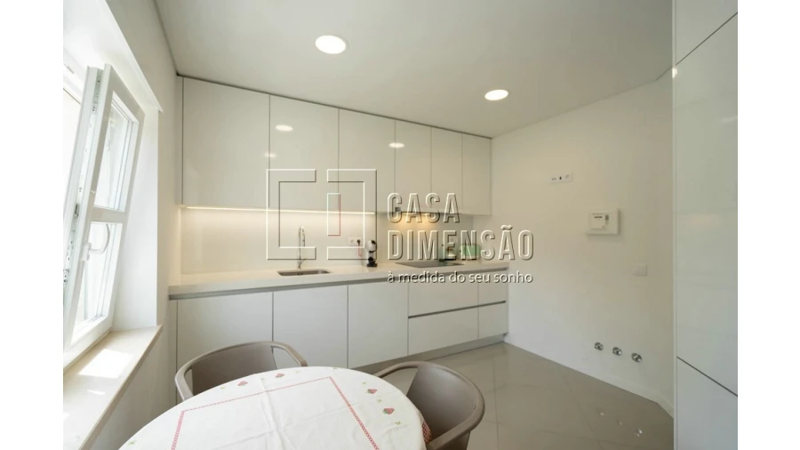 Apartamento T2 para Venda em Carnaxide e Queijas Foto 36