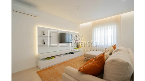 Apartamento T2 para Venda em Venteira