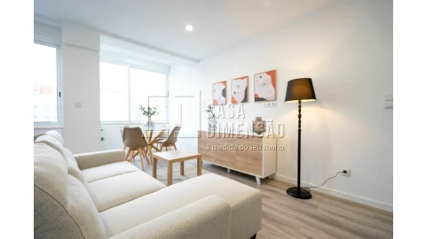 Apartamento T2 para Venda em Benfica