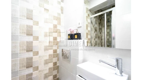 Apartamento T2 para Venda em Benfica