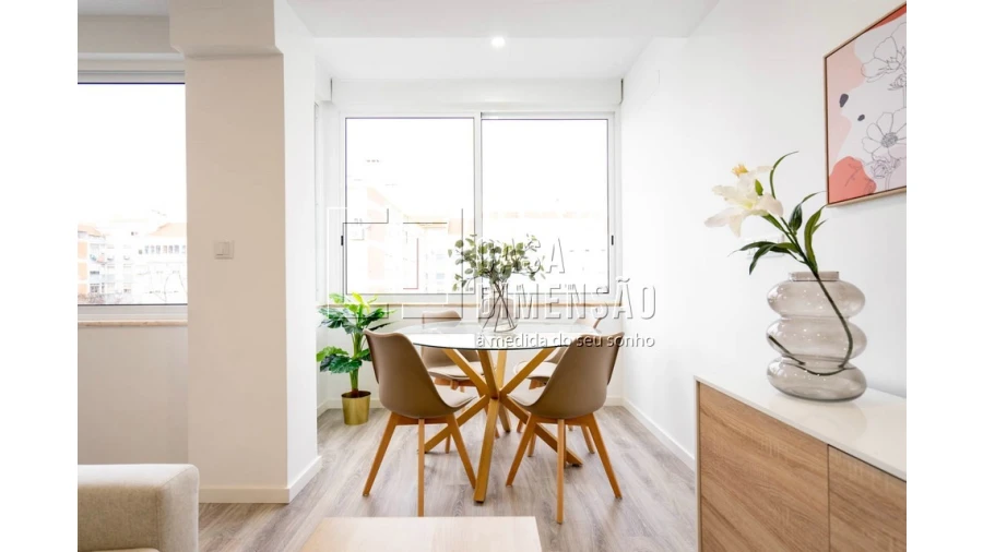 Apartamento T2 para Venda em Benfica Foto 7