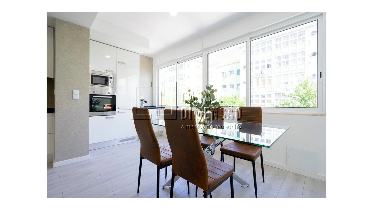 Apartamento T2 para Venda em Alvalade Foto 1