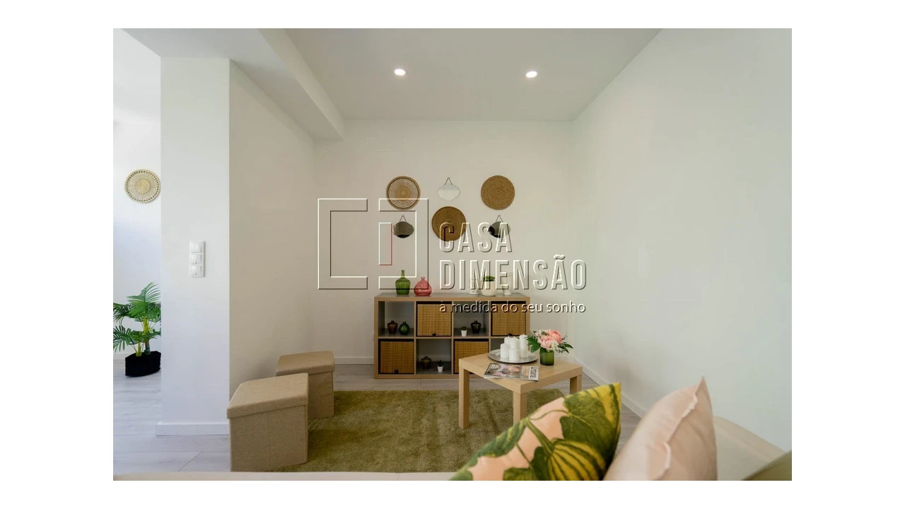 Apartamento T2 para Venda em Alvalade Foto 6