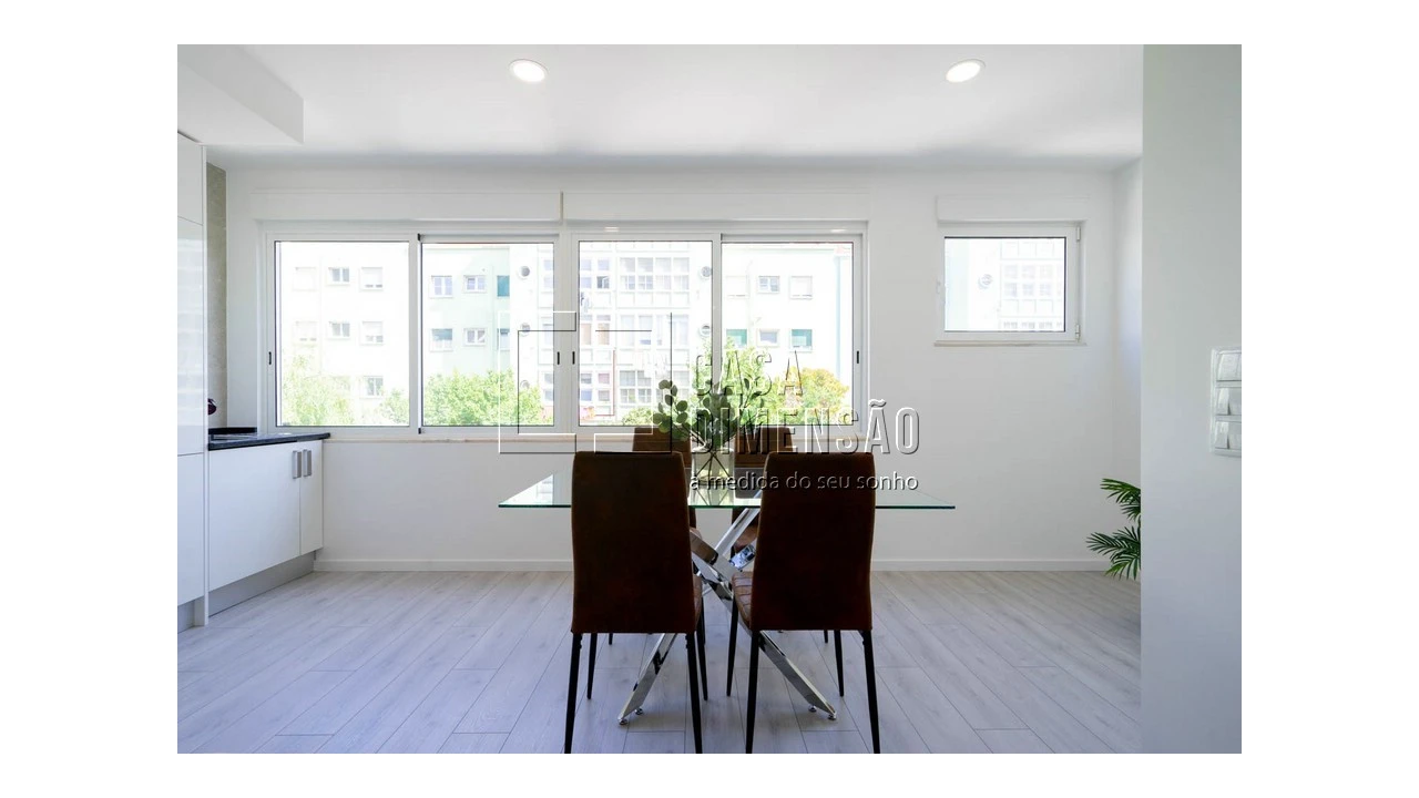 Apartamento T2 para Venda em Alvalade Foto 9