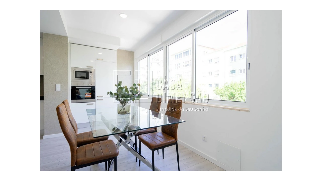 Apartamento T2 para Venda em Alvalade Foto 10