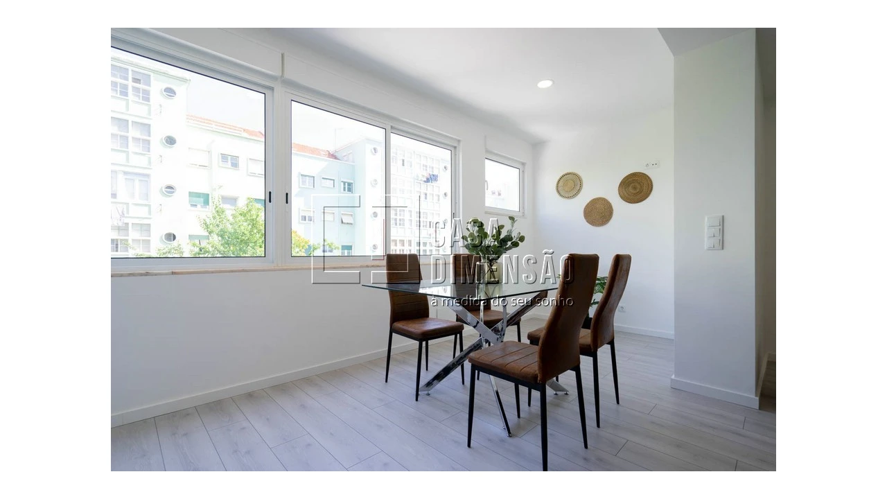 Apartamento T2 para Venda em Alvalade Foto 11