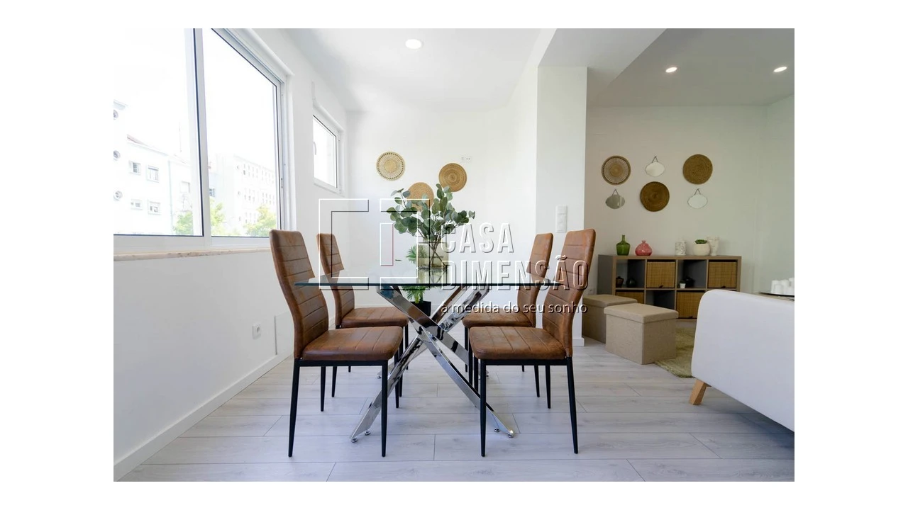 Apartamento T2 para Venda em Alvalade Foto 12