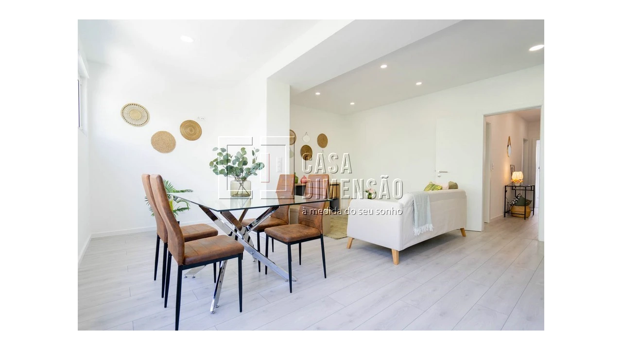 Apartamento T2 para Venda em Alvalade Foto 13