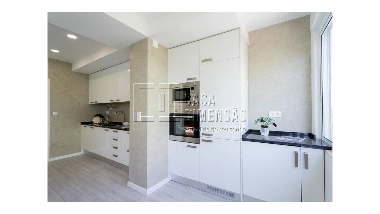 Apartamento T2 para Venda em Alvalade Foto 17