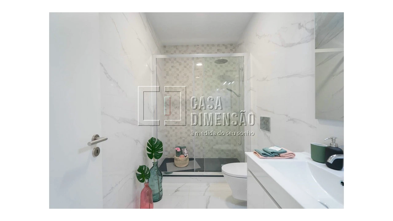 Apartamento T2 para Venda em Alvalade Foto 19