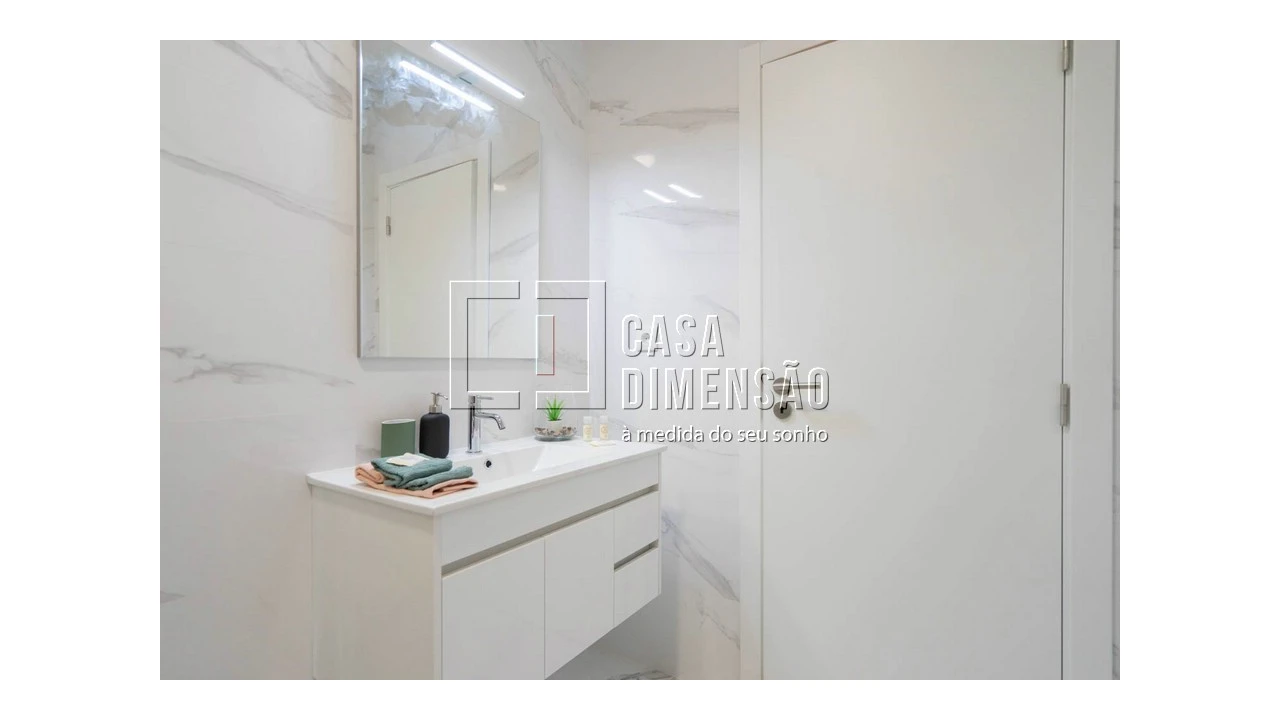 Apartamento T2 para Venda em Alvalade Foto 22
