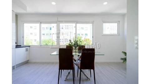 Apartamento T2 para Venda em Alvalade
