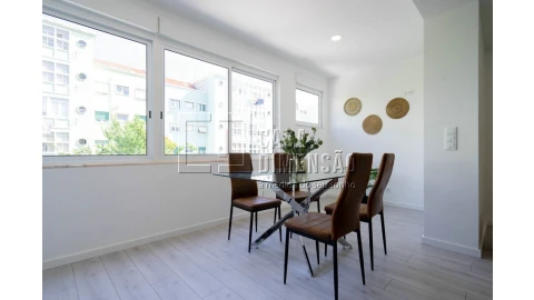 Apartamento T2 para Venda em Alvalade