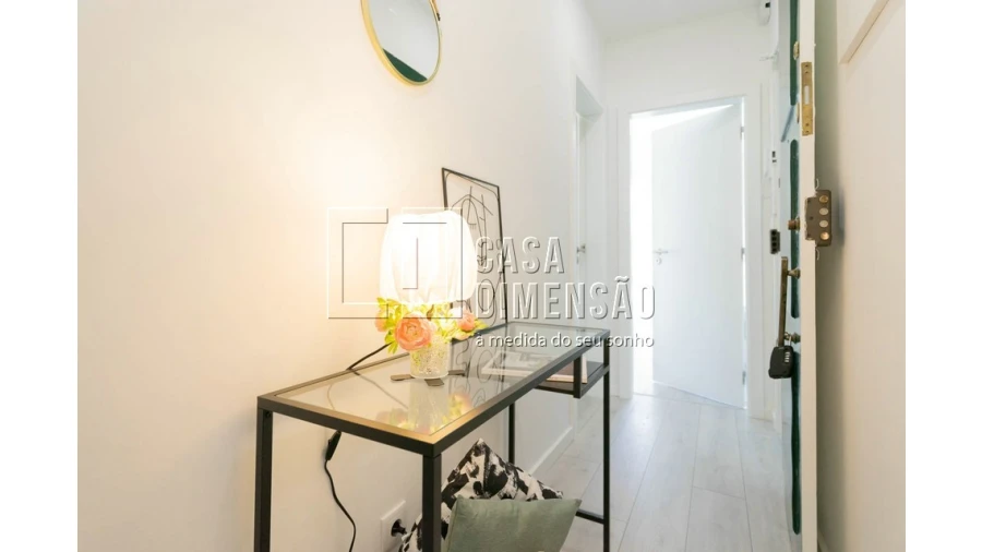 Apartamento T2 para Venda em Alvalade Foto 2