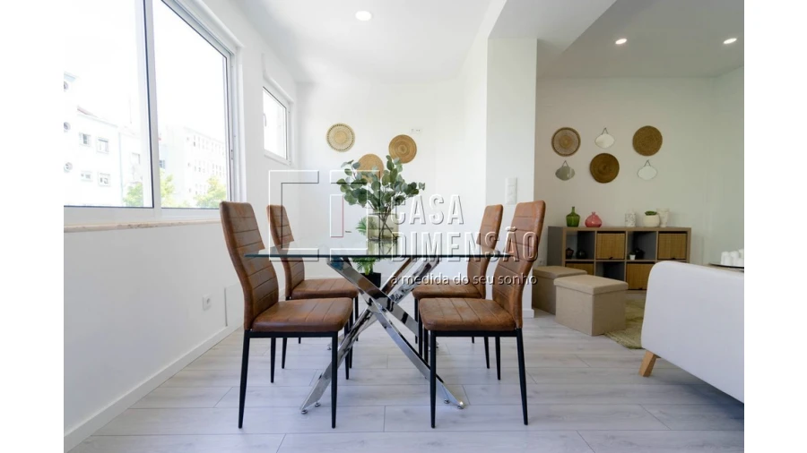 Apartamento T2 para Venda em Alvalade Foto 12