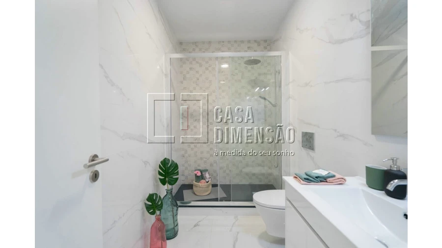 Apartamento T2 para Venda em Alvalade Foto 19