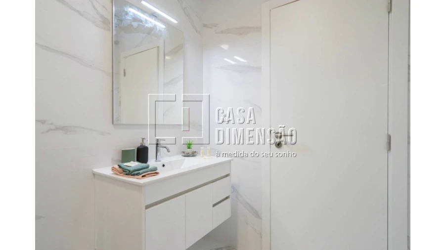 Apartamento T2 para Venda em Alvalade Foto 22