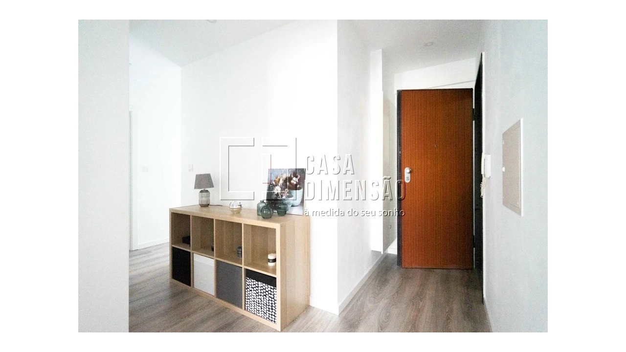 Apartamento T2 para Venda em Benfica Foto 2