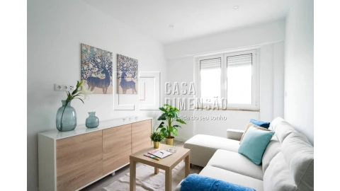 Apartamento T2 para Venda em Benfica