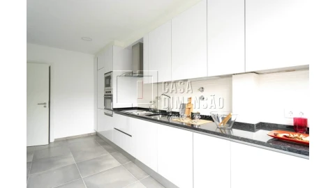 Apartamento T2 para Venda em Benfica
