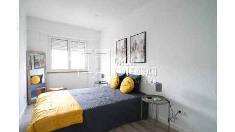 Apartamento T2 para Venda em Benfica