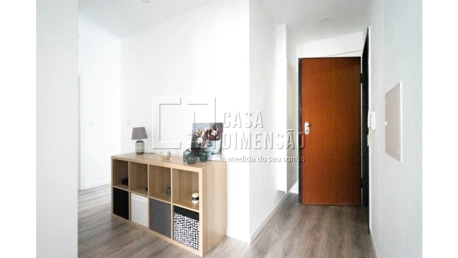 Apartamento T2 para Venda em Benfica Foto 2