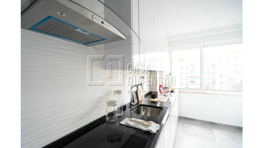 Apartamento T2 para Venda em Benfica Foto 10