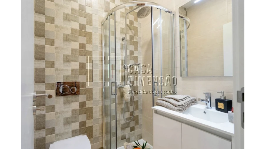 Apartamento T2 para Venda em Penha de França Foto 16