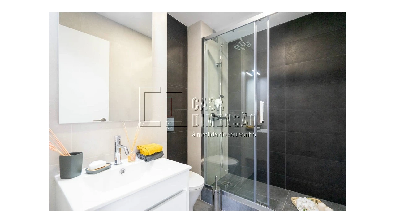 Apartamento T3 para Venda em Carnide Foto 2