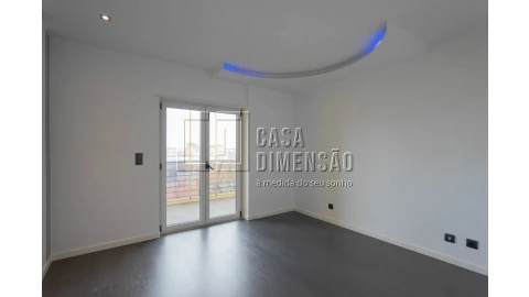 Apartamento T3 para Venda em Mina de Água