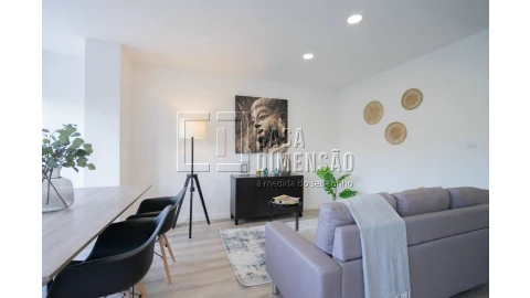 Apartamento T2 para Venda em Benfica