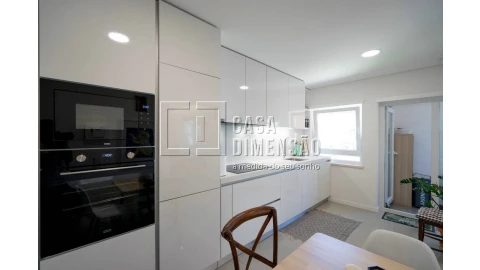 Apartamento T2 para Venda em Venteira