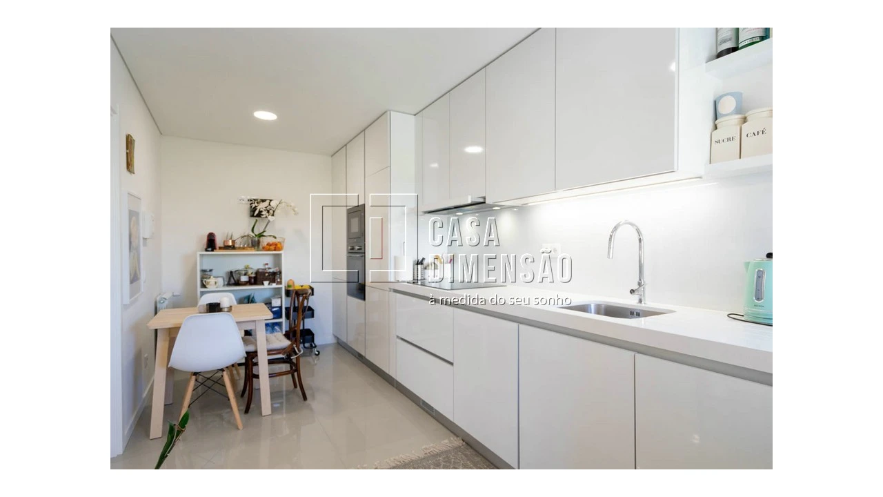 Apartamento T2 para Venda em Carnaxide e Queijas Foto 37