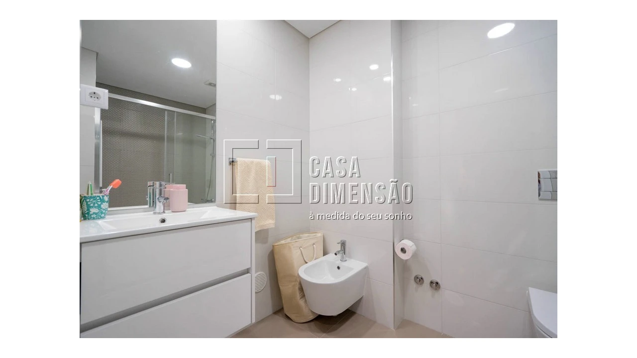 Apartamento T2 para Venda em Carnaxide e Queijas Foto 40