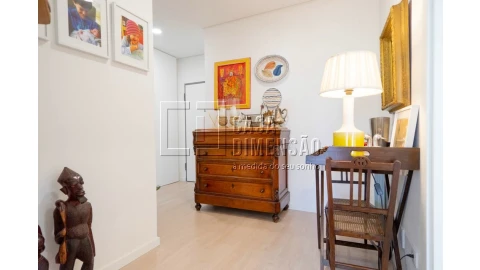 Apartamento T2 para Venda em Carnaxide e Queijas