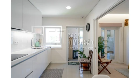 Apartamento T2 para Venda em Carnaxide e Queijas
