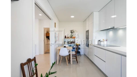 Apartamento T2 para Venda em Carnaxide e Queijas