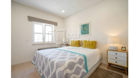 Apartamento T2 para Venda em Carnaxide e Queijas