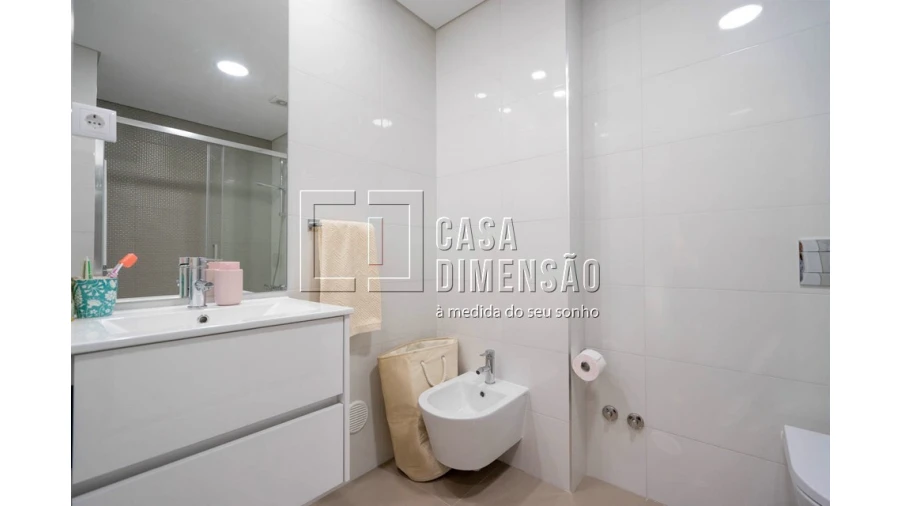 Apartamento T2 para Venda em Carnaxide e Queijas Foto 40