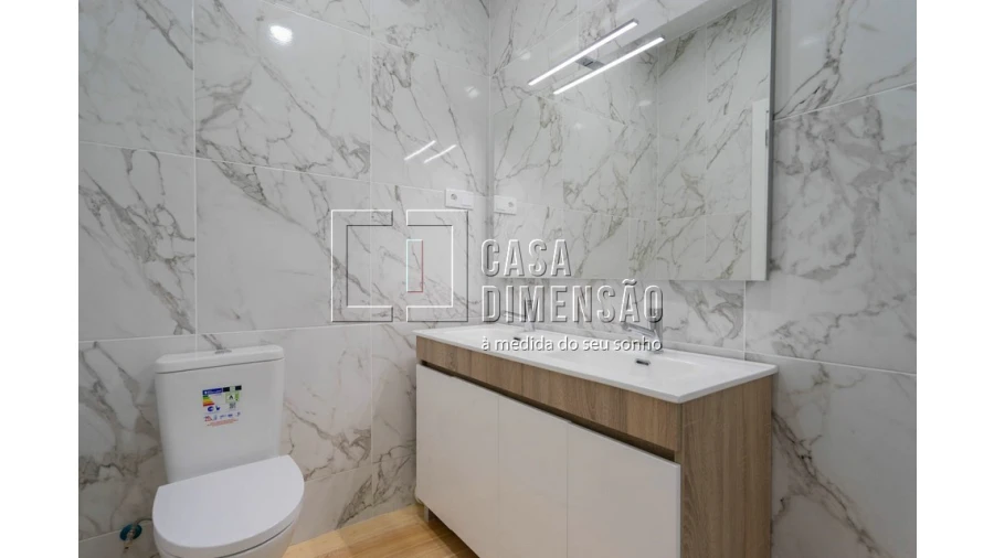 Apartamento T2 para Venda em Campo de Ourique Foto 5