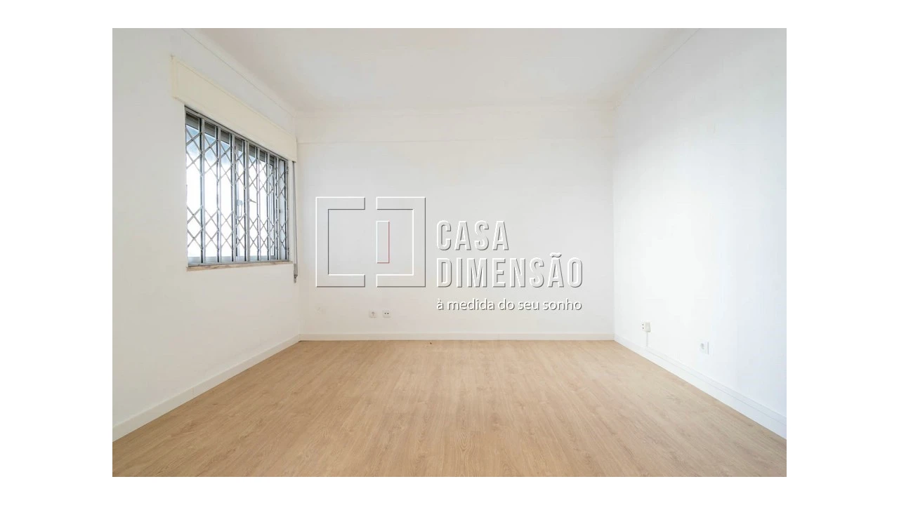 Apartamento T3 para Venda em Carnaxide e Queijas Foto 7